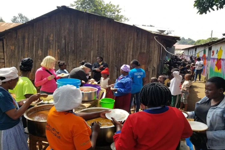 Servicing_Community_Children_Large